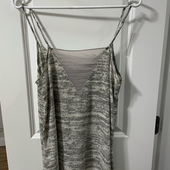 Grey tank top - Picture 2 of 2